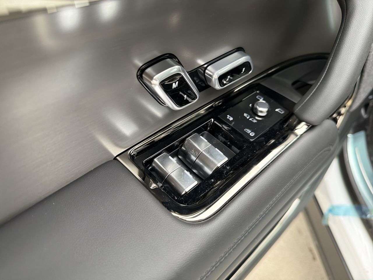 2026 Land Rover Range Rover Sport P360 S thumb 10