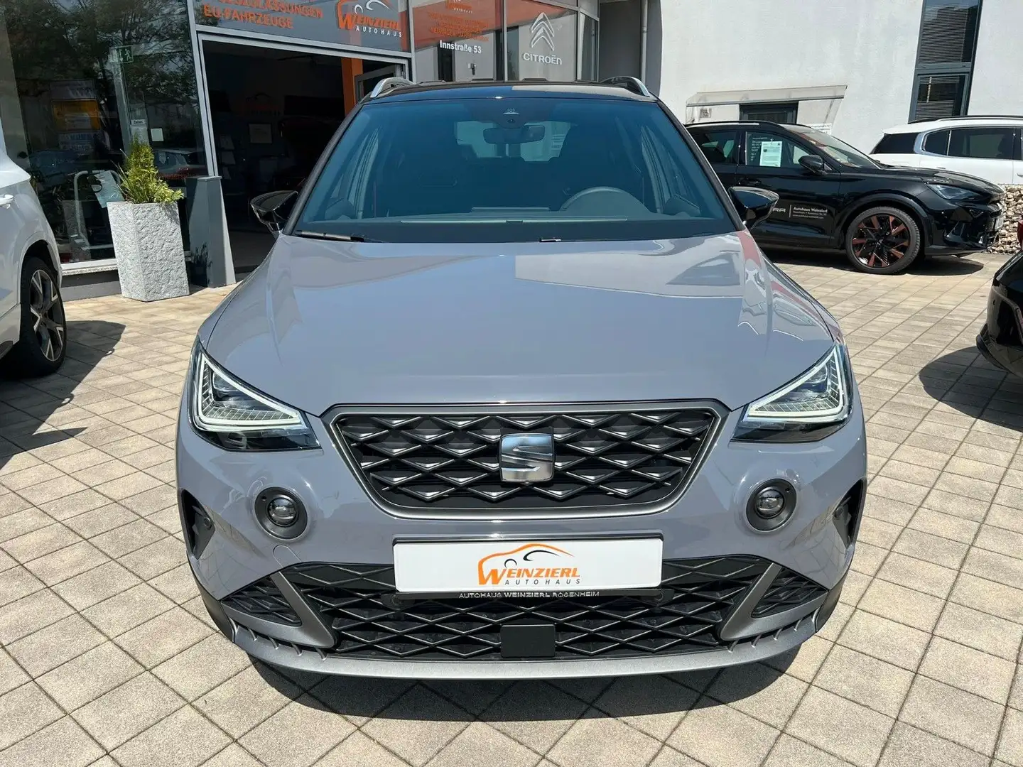 SEAT Arona 1,5 TSi 150PS FR DSG Automatic Gris - 2