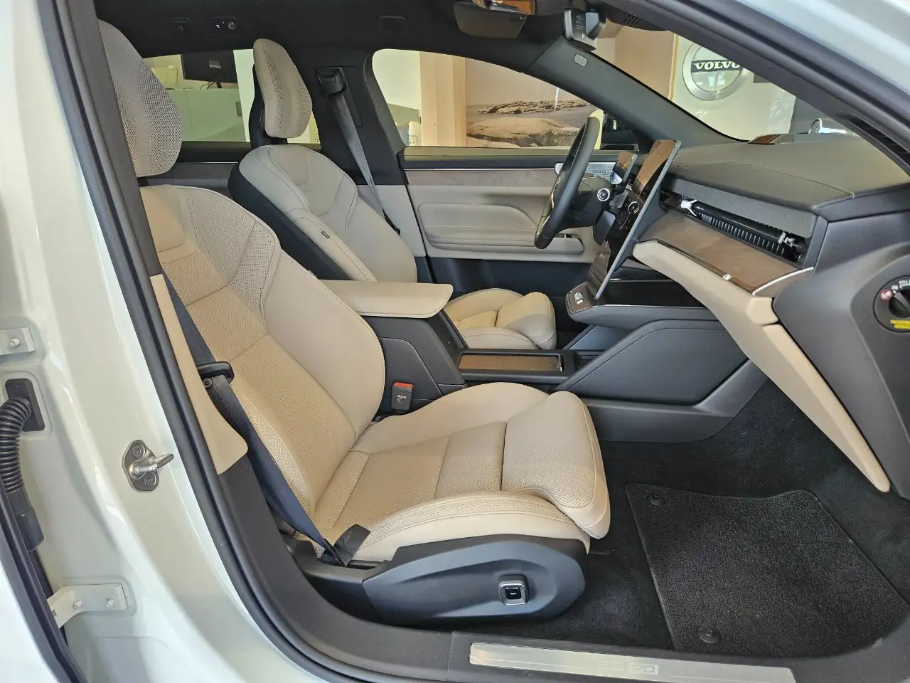 Volvo ES90 2026