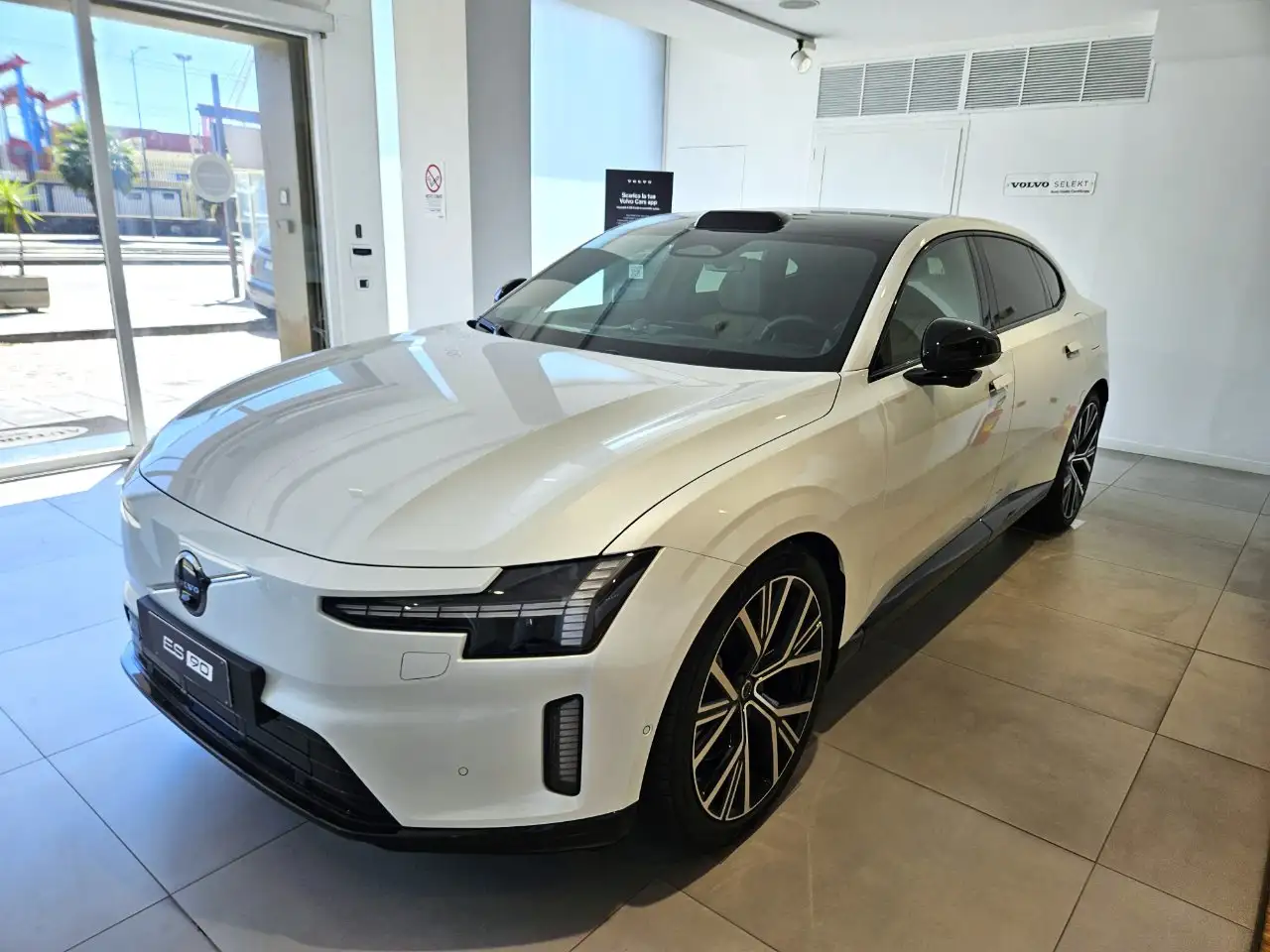 Volvo ES90 2026