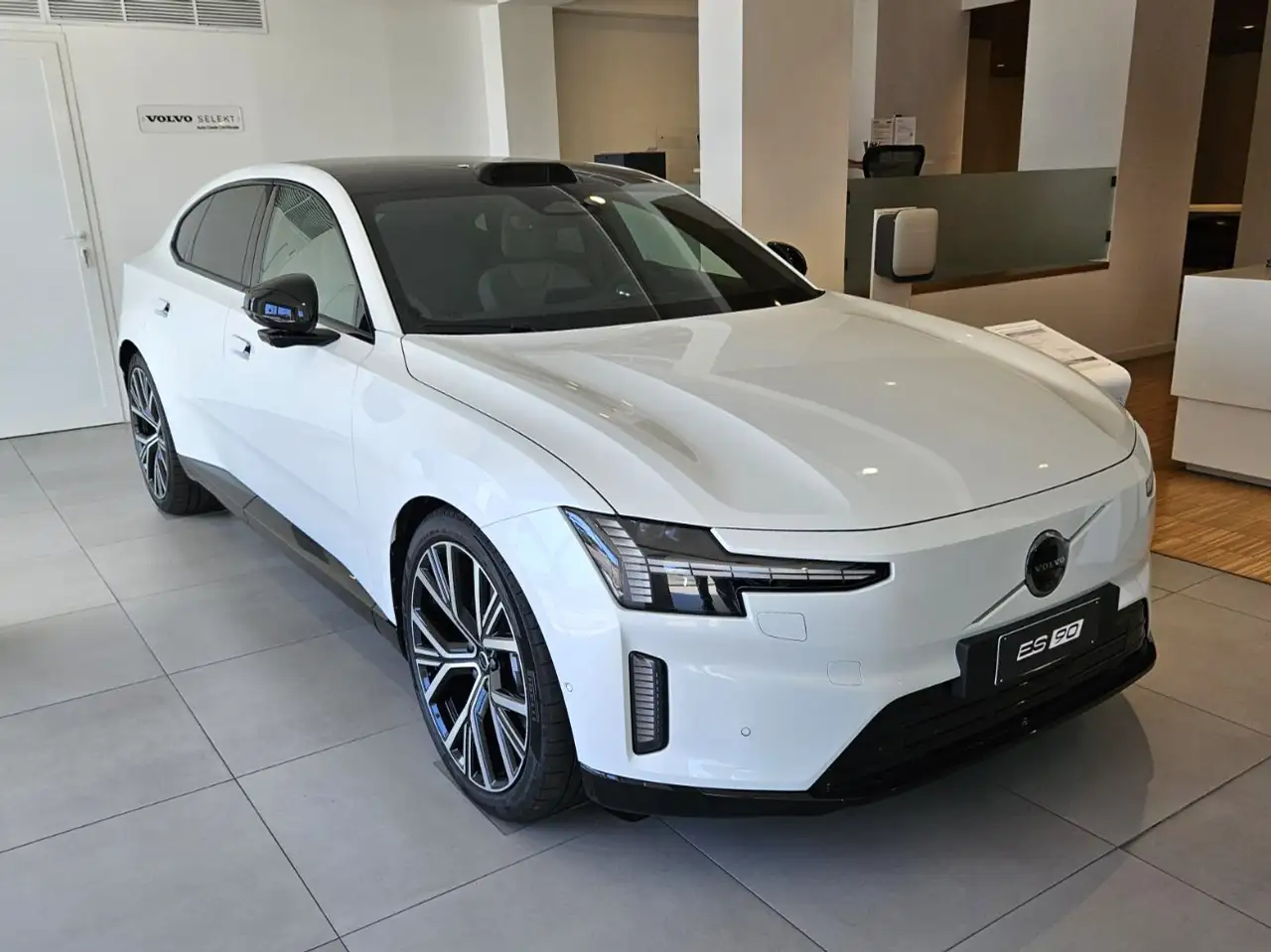 Volvo ES90 2026
