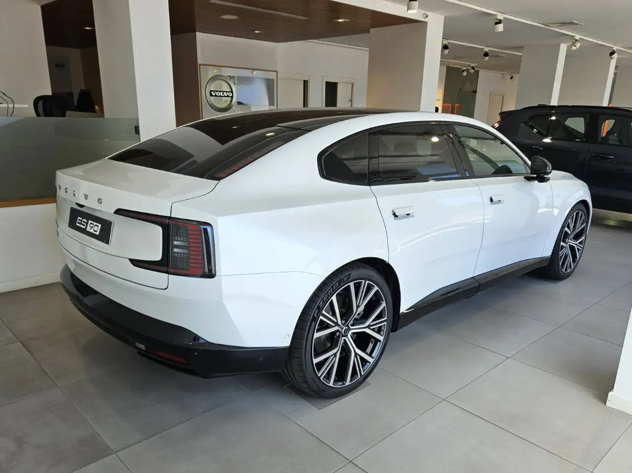 Volvo ES90 2026