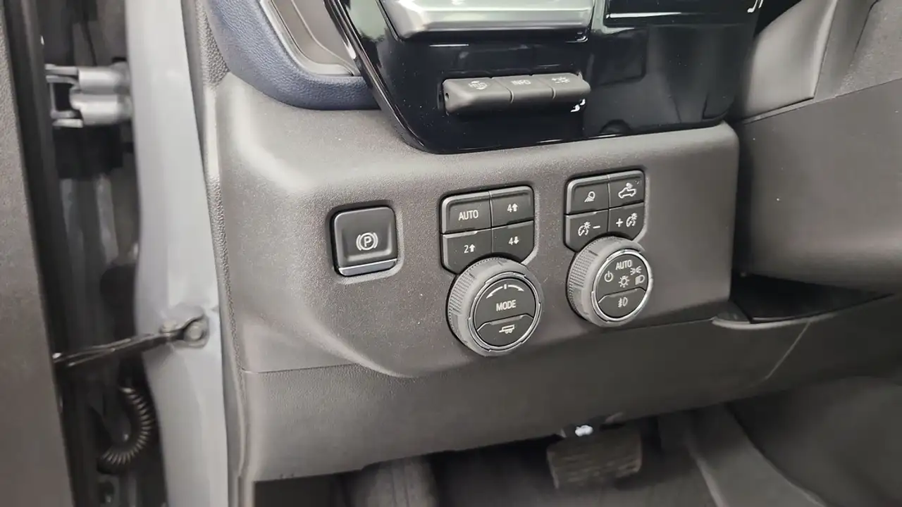 Chevrolet Silverado 1500 photo Chevrolet Silverado 1500