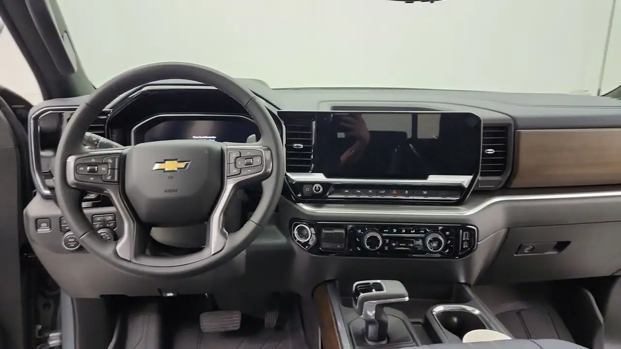 Chevrolet Silverado 1500 photo Chevrolet Silverado 1500