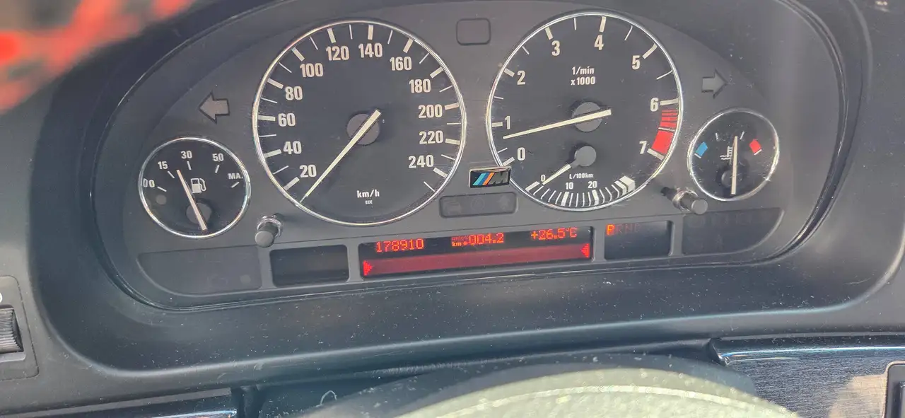 BMW 523i touring, foto 4