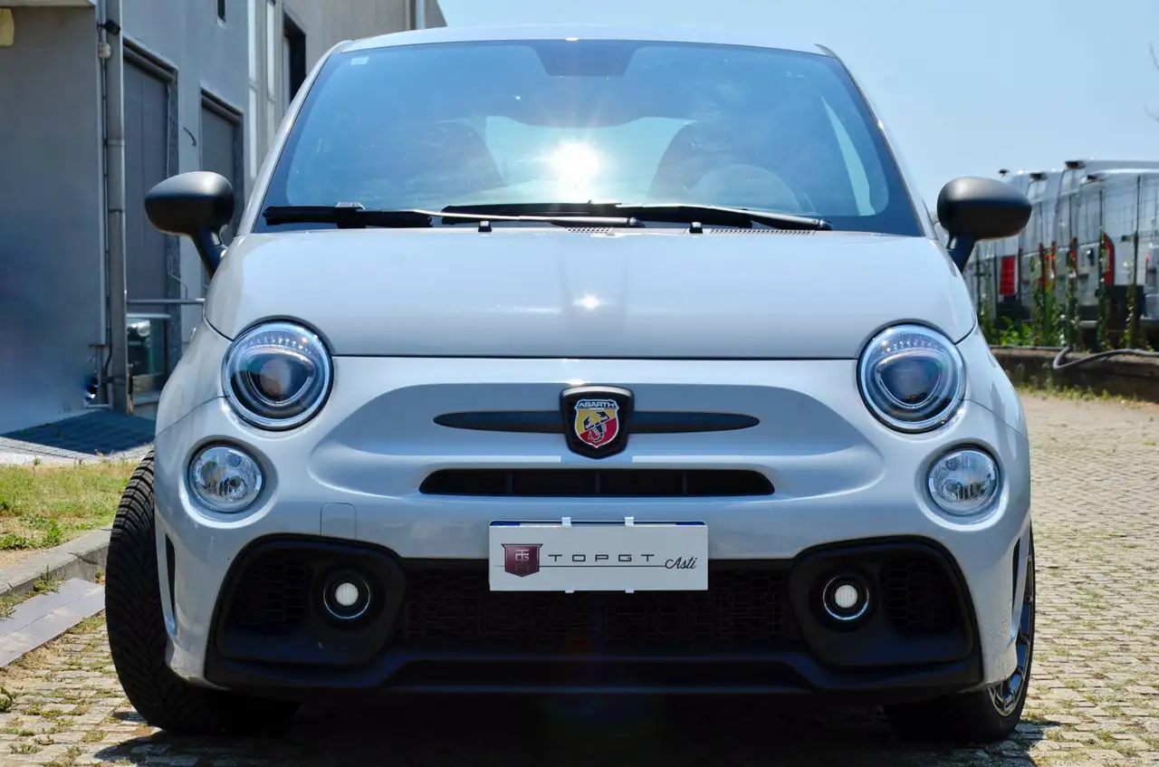 Abarth 695 2022