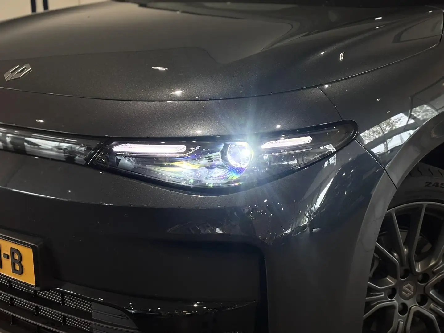 Leapmotor C10 Design REEV 28,4kWh 215pk | RANGE EXTENDER | 360° Grau - 2