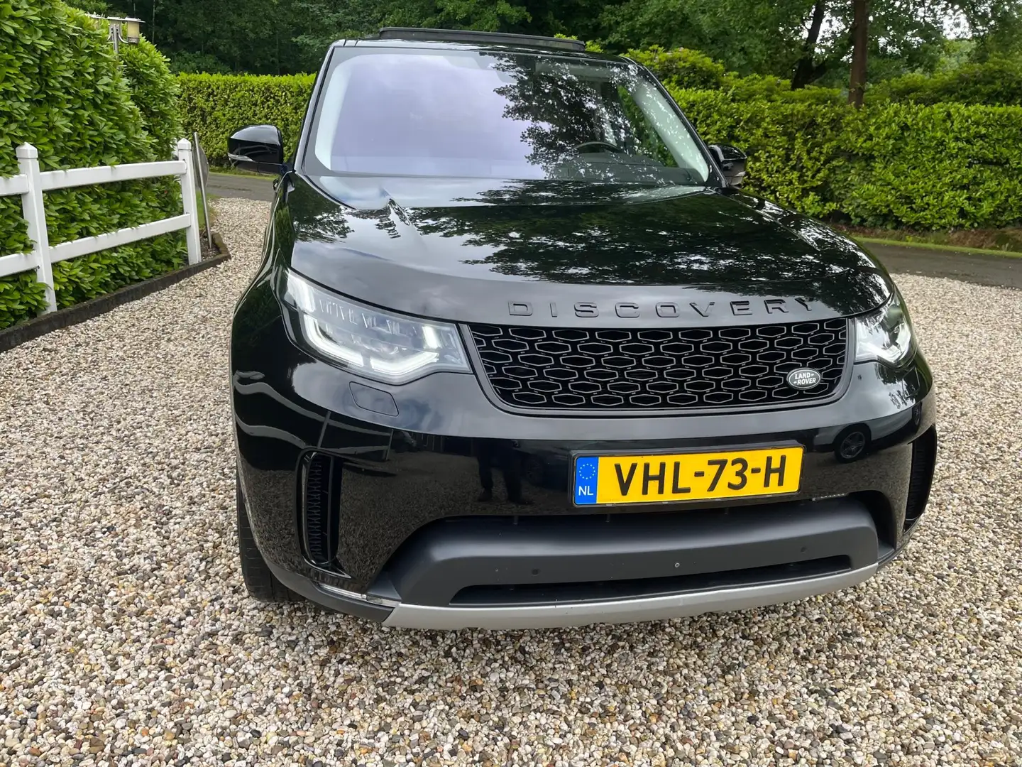 Land Rover Discovery 3.0 Td6 HSE Schwarz - 2
