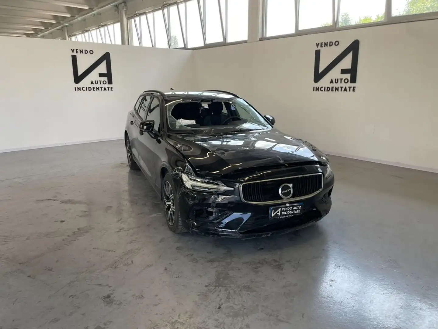Volvo V60 B4 (D) 197CV ESSENTIAL CAMBIO AUTOMATICO Nero - 1