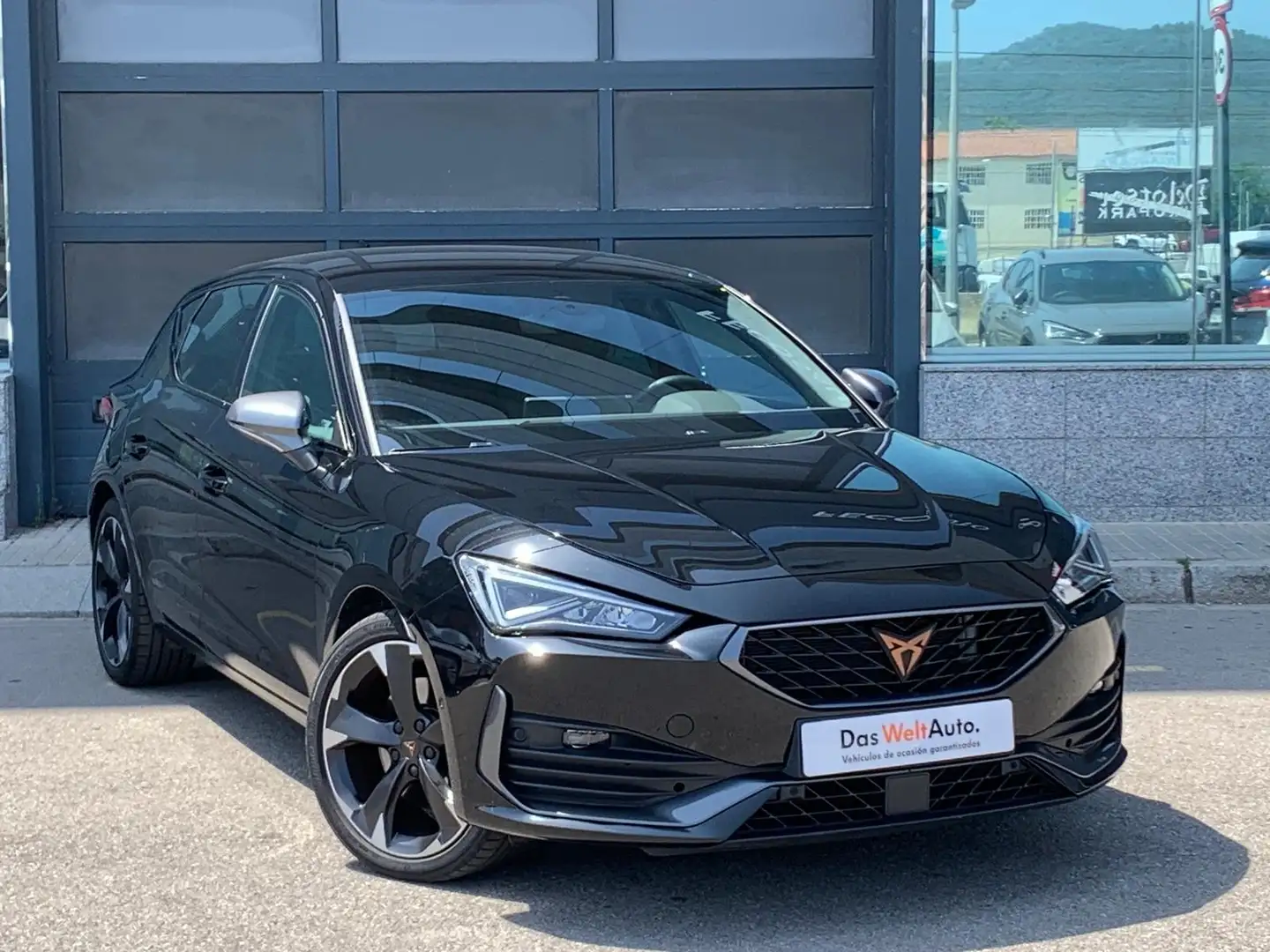 CUPRA Leon 2.0 TSI DSG 140KW Zwart - 2