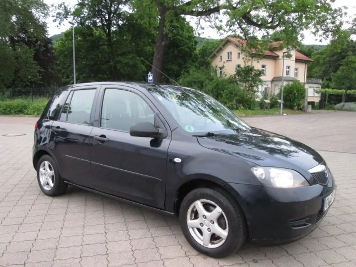 Mazda 2 1.25l Comfort+2.HAND+TÜV NEU+KLIMA+4-TÜRIG Black - 1
