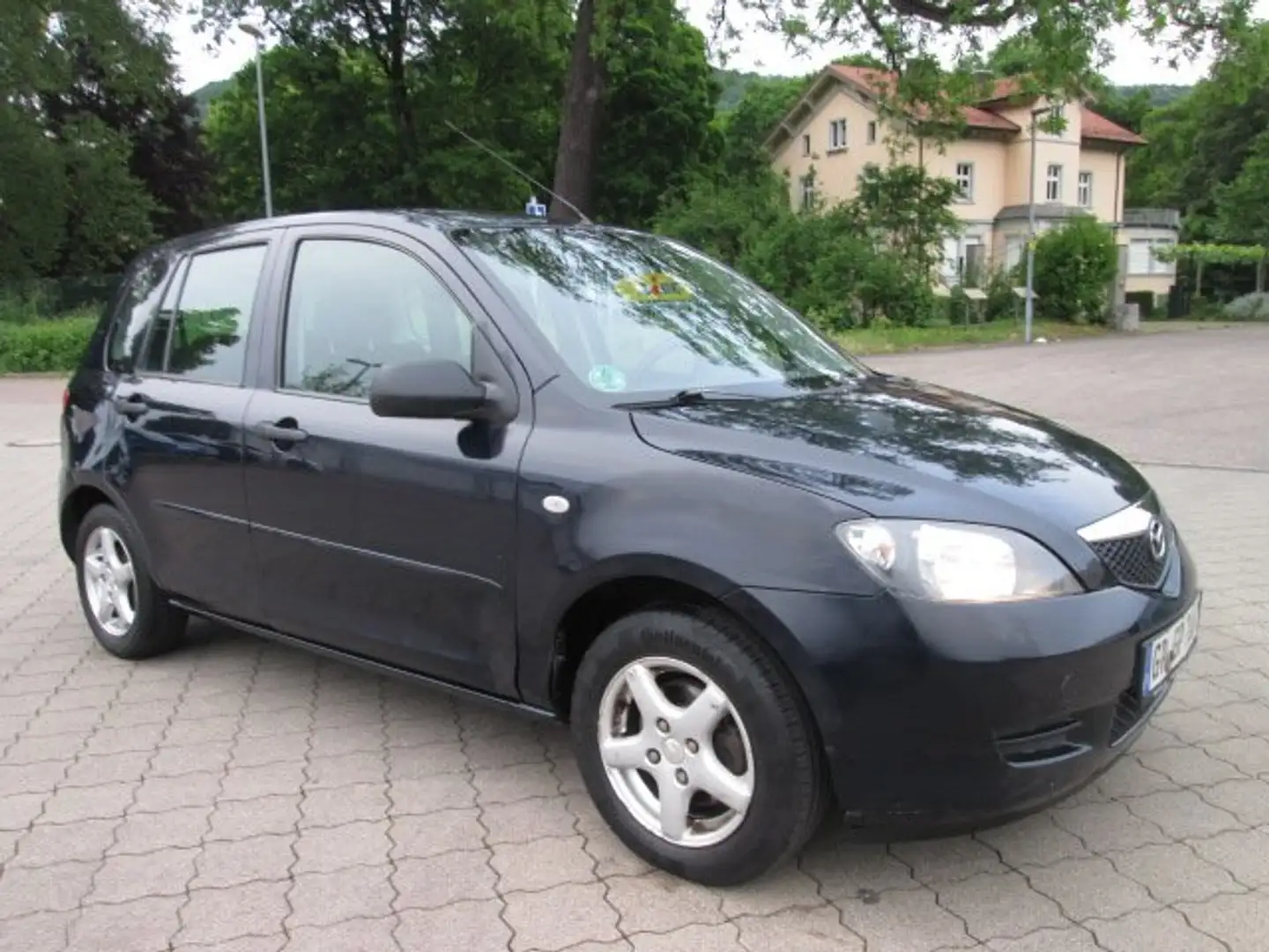 Mazda 2 1.25l Comfort+2.HAND+TÜV NEU+KLIMA+4-TÜRIG Black - 2