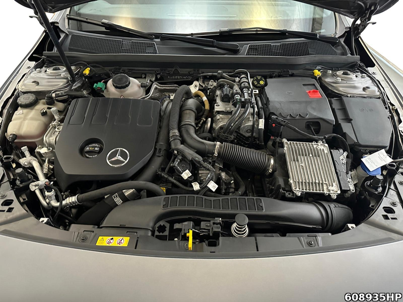 Mercedes-Benz CLA 250 e AMG Line Premium Plus Night AHK HUD — photo 7