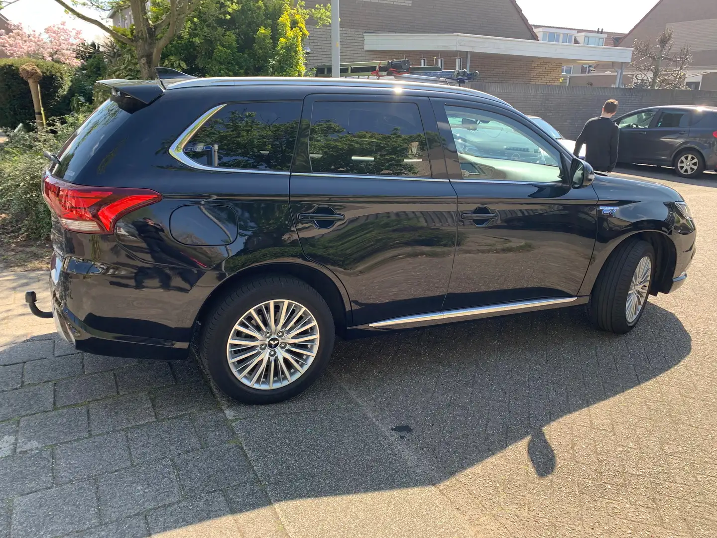 Mitsubishi Outlander Outlander 2.4 PHEV Intense+ Zwart - 2