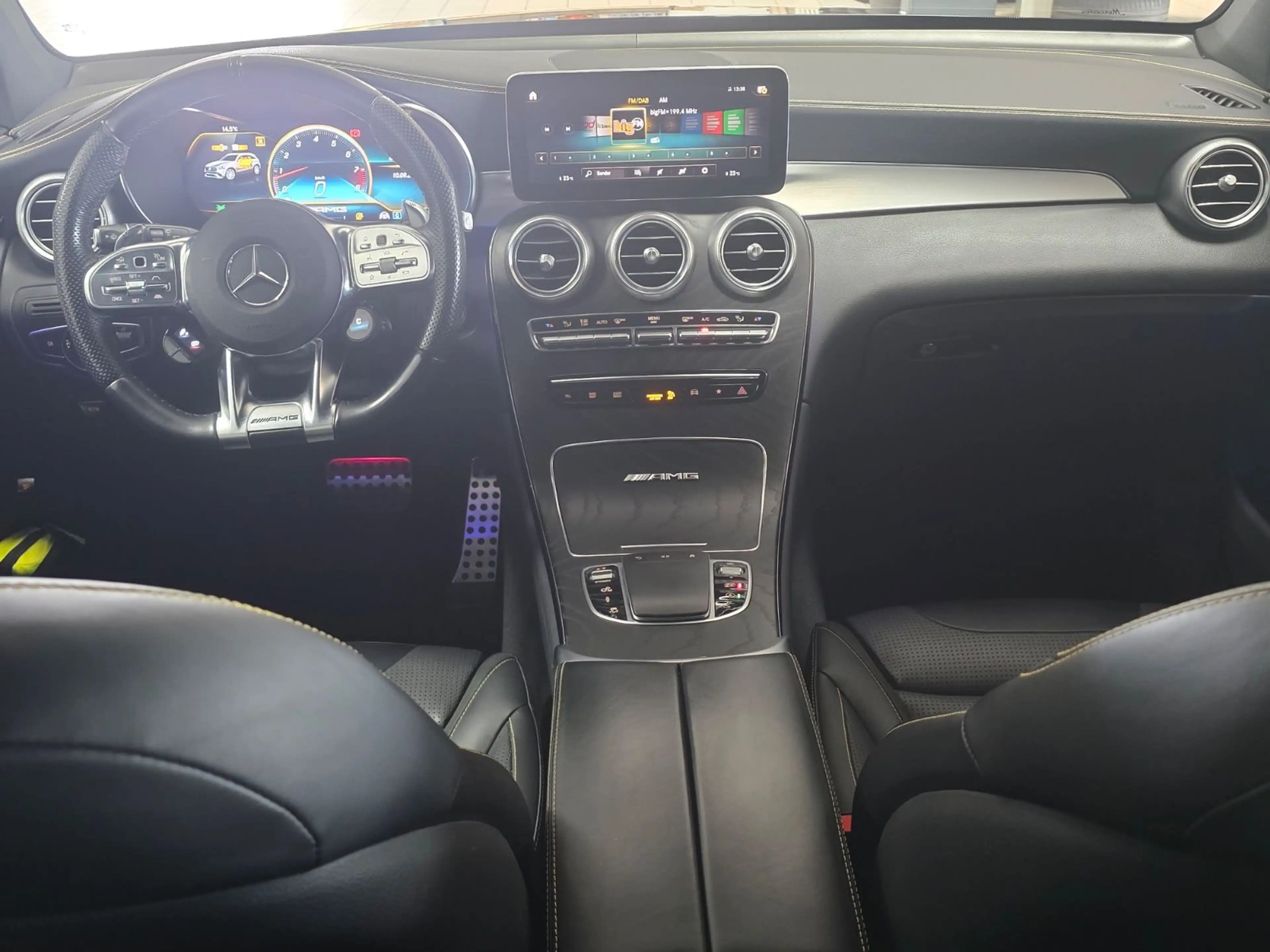 Mercedes-Benz GLC 63 AMG Panorama/360°/Night/Performance AGA — photo 11