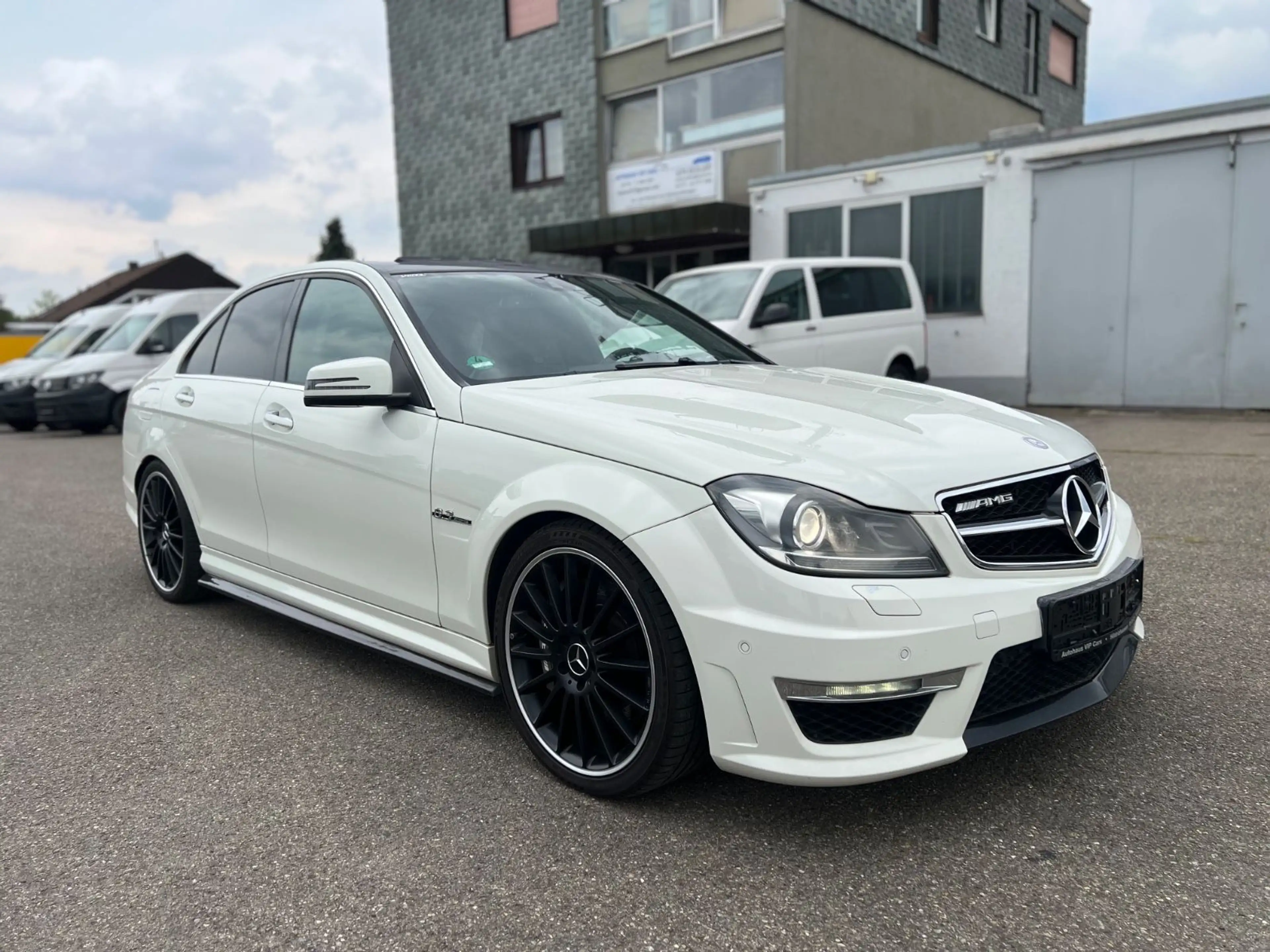 Mercedes-Benz C 63 AMG C63 AMG Lim.*Sport*Leder*Xenon*LED*H&K*Carbon ** — photo 3