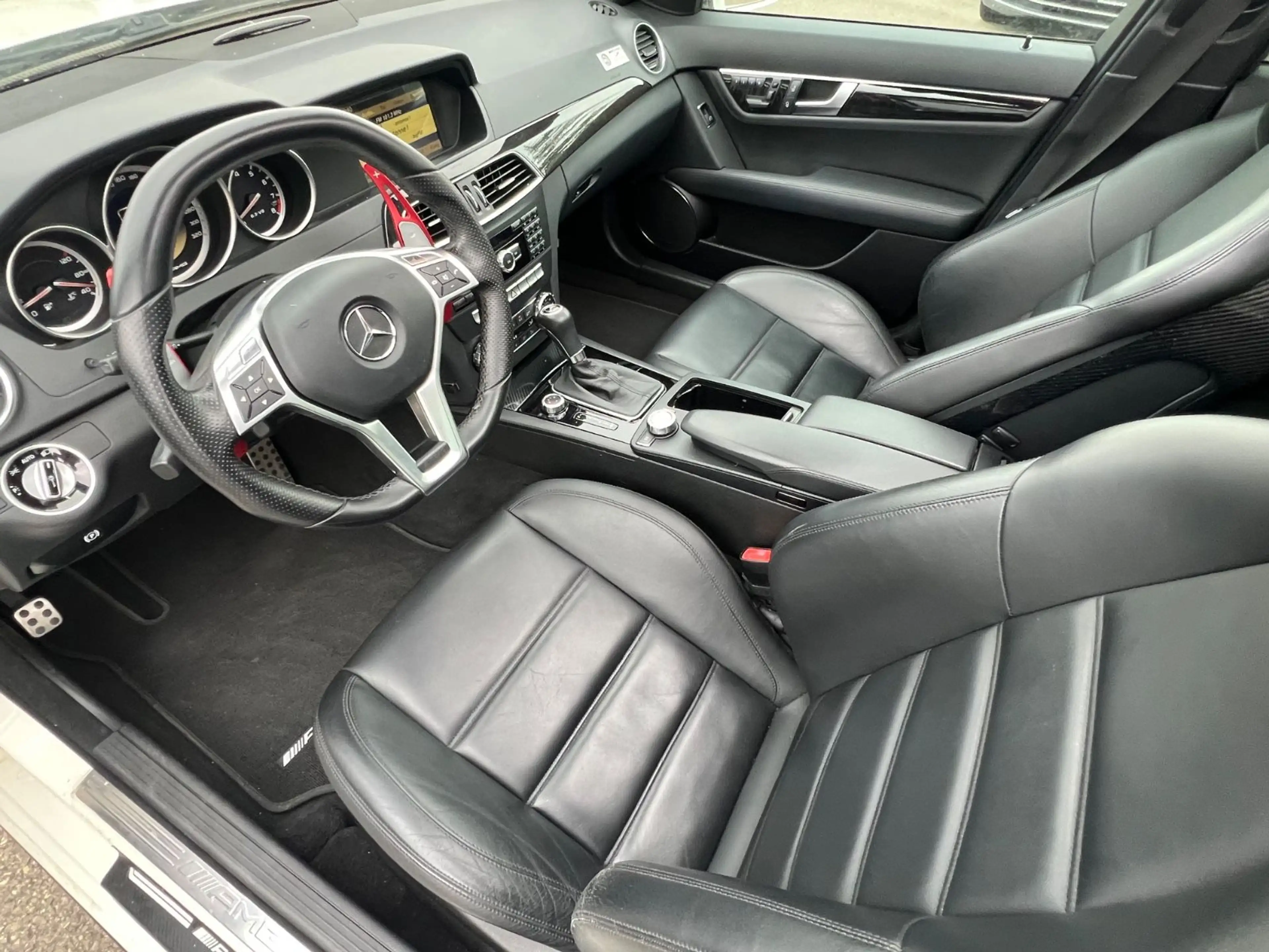 Mercedes-Benz C 63 AMG C63 AMG Lim.*Sport*Leder*Xenon*LED*H&K*Carbon ** — photo 13
