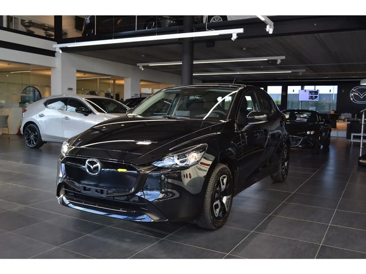 Mazda 2 Center-Line + Convenience Pack Black - 1