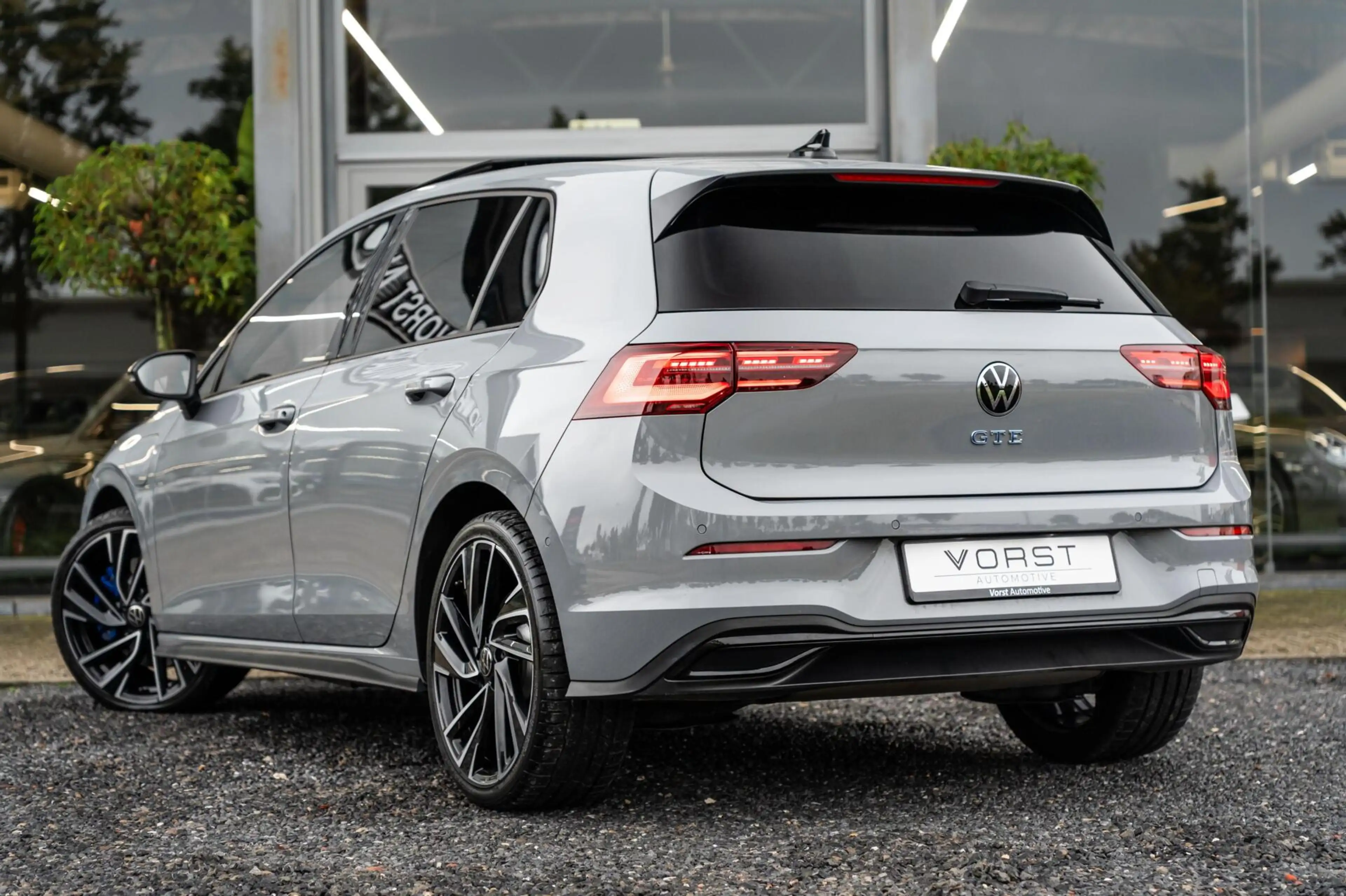 Volkswagen Golf GTE 1.4 eHybrid Pano Headup IQ lights — photo 4