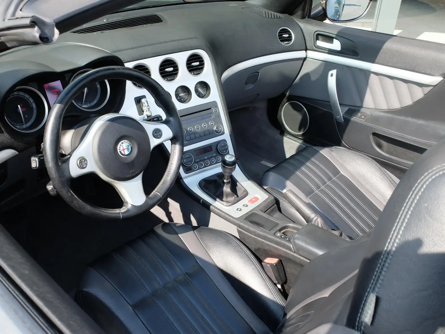 Alfa Romeo Spider 3.2 JTS V6 24V Q4 Exclusive / Cabrio / Xenon Gris - 2