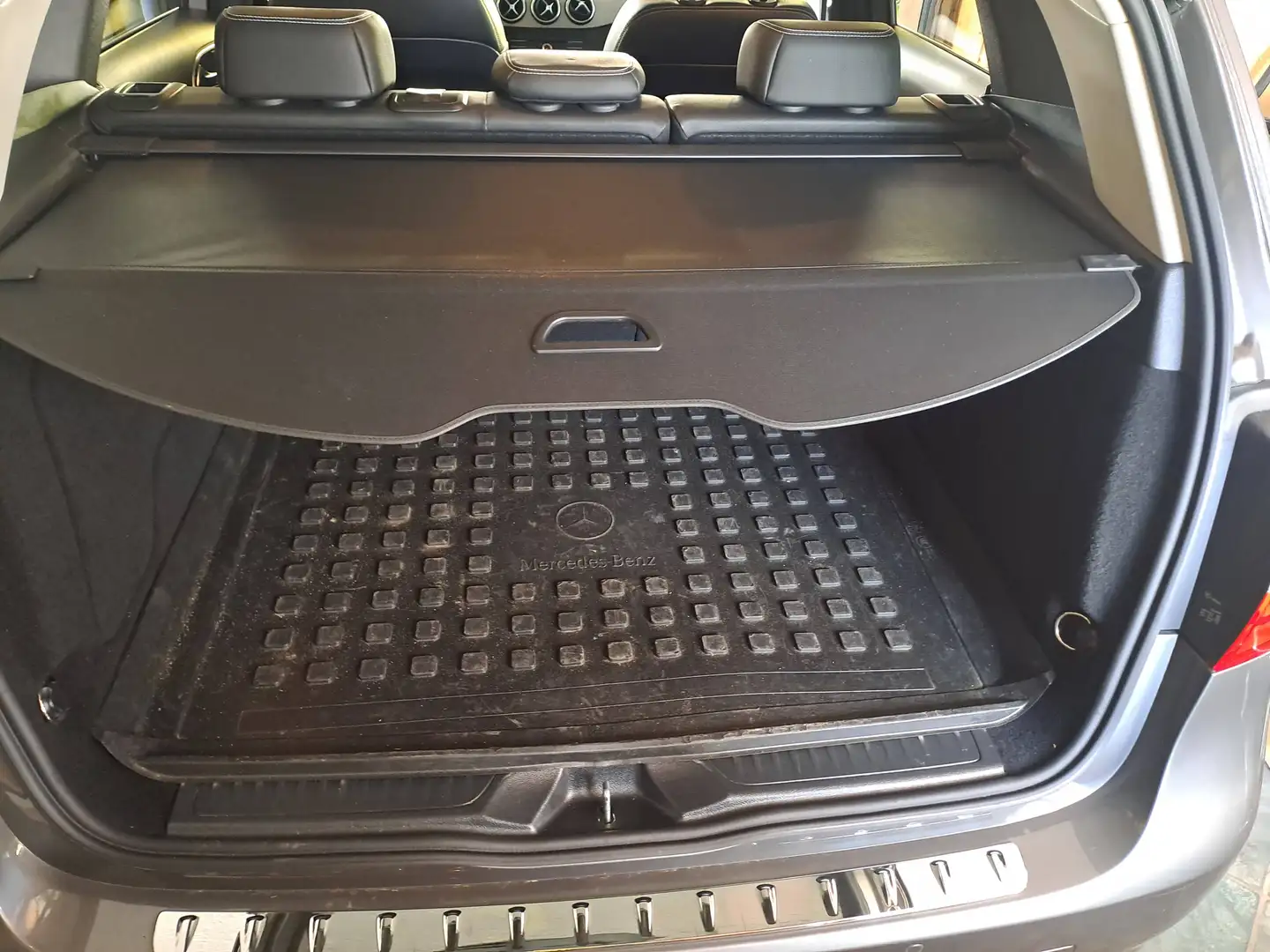 Mercedes-Benz B 200 B 200 d 4MATIC Aut. Grau - 1