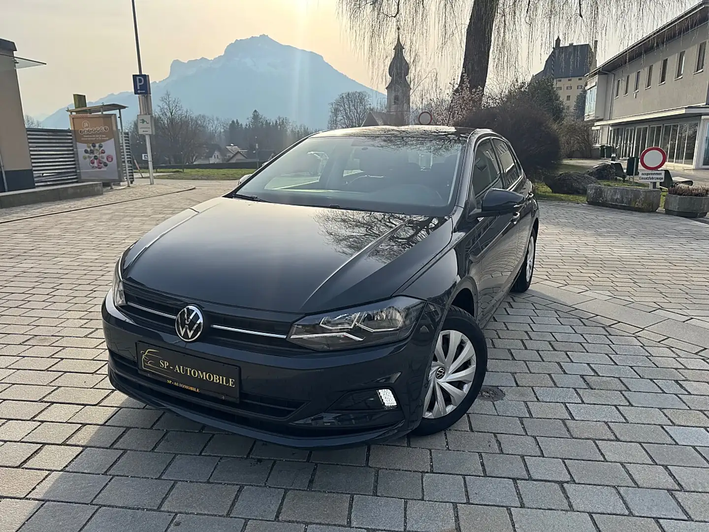 Volkswagen Polo 1,0 Grau - 1