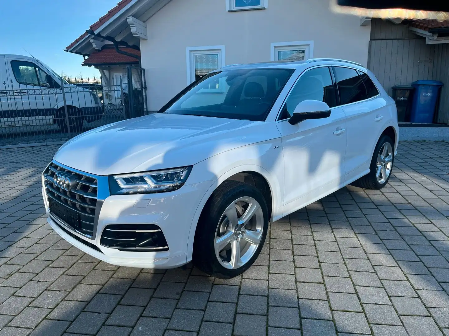 Audi Q5 Quattro 40 TDI S tr Sport/S line/Pano/Leder/ Weiß - 2
