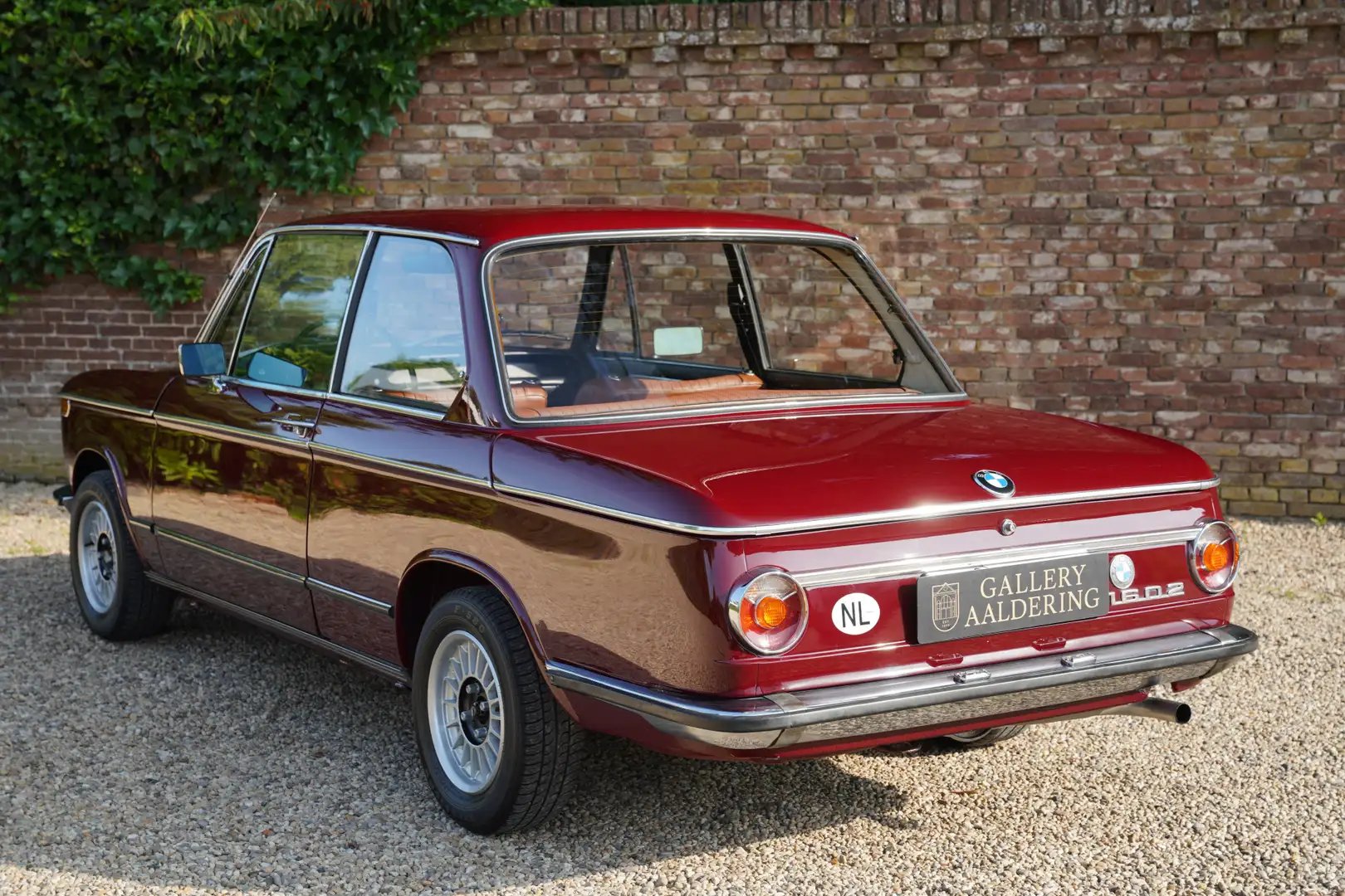 BMW 1602 "5-speed from factory" Restored and rebuilt i Rood - 2