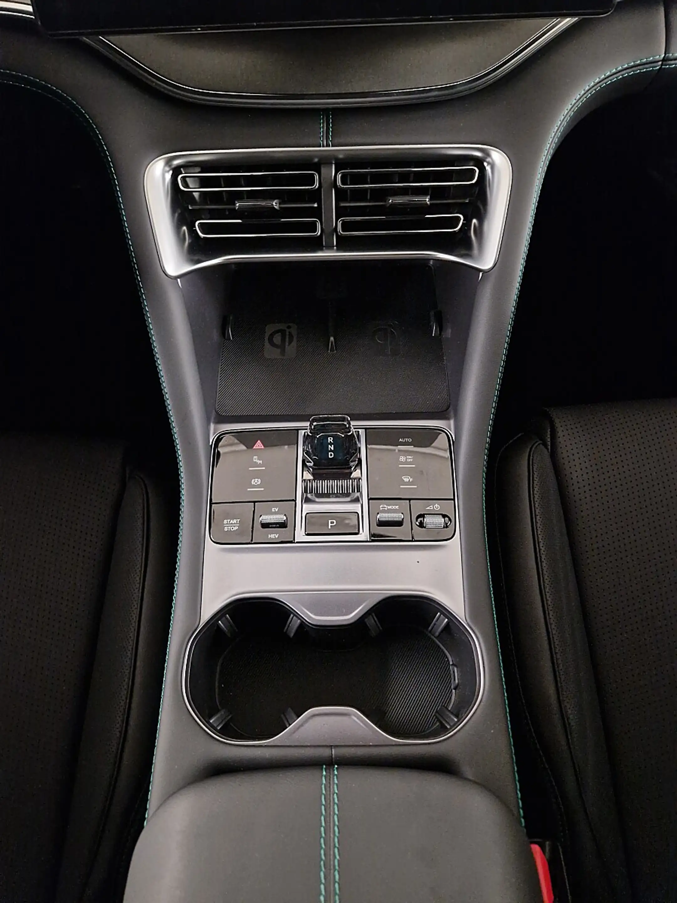 BYD Seal U DM-i PHEV 26,6kWh Comfort Österreich Paket, Inn... — photo 12