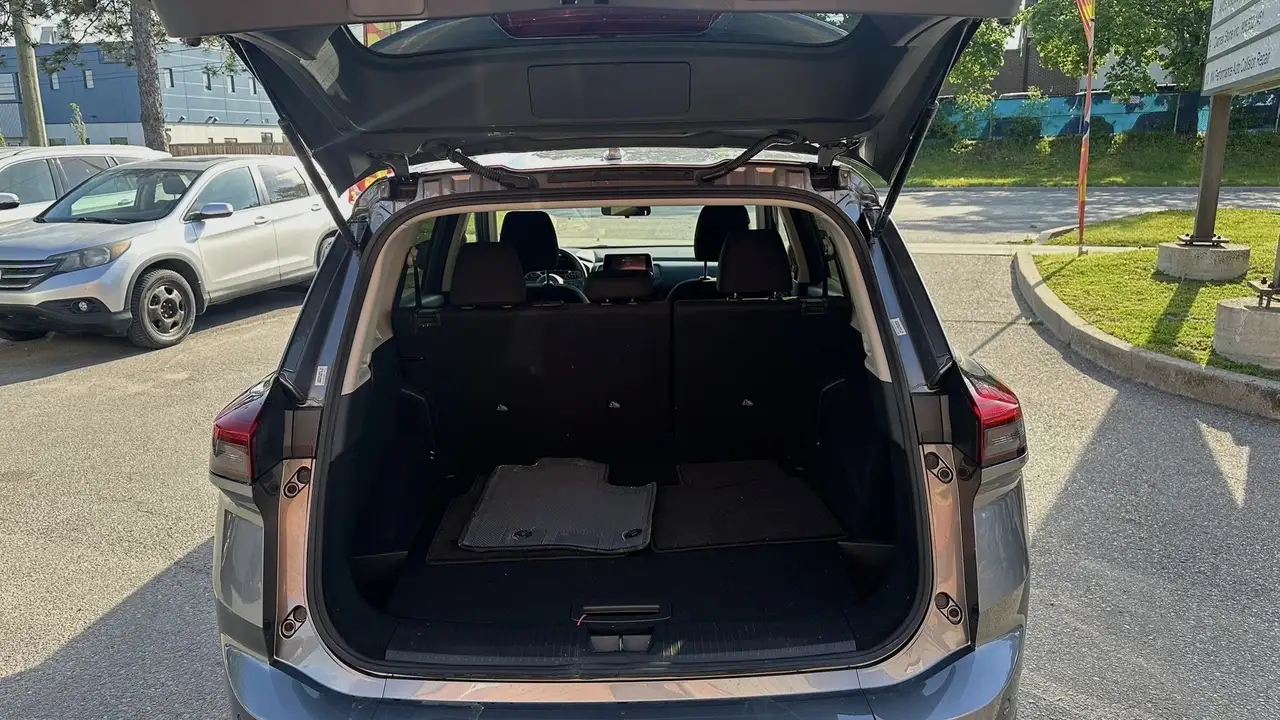 Nissan Rogue fotografie Nissan Rogue