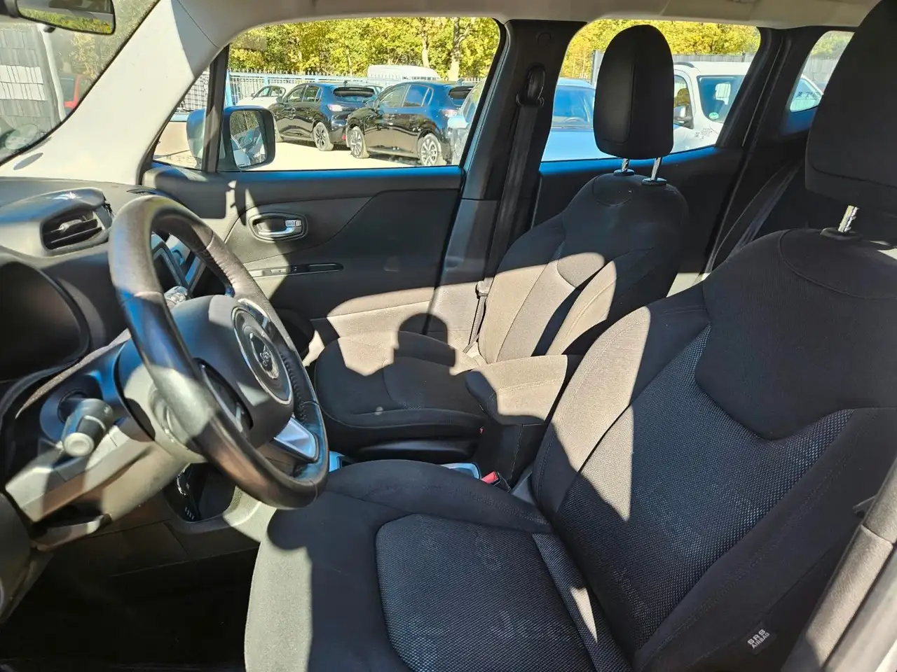 JEEP RENEGADE LONGITUDE 4WD - 140 ch - 120 699KMS - VOLANT EN CUIR