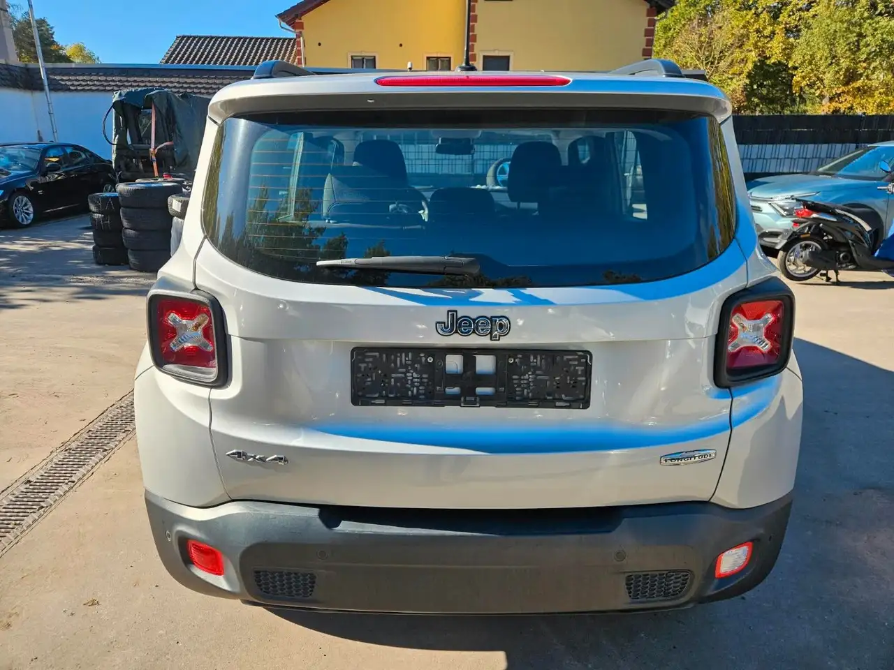 JEEP RENEGADE LONGITUDE 4WD - 140 ch - 120 699KMS - VOLANT EN CUIR