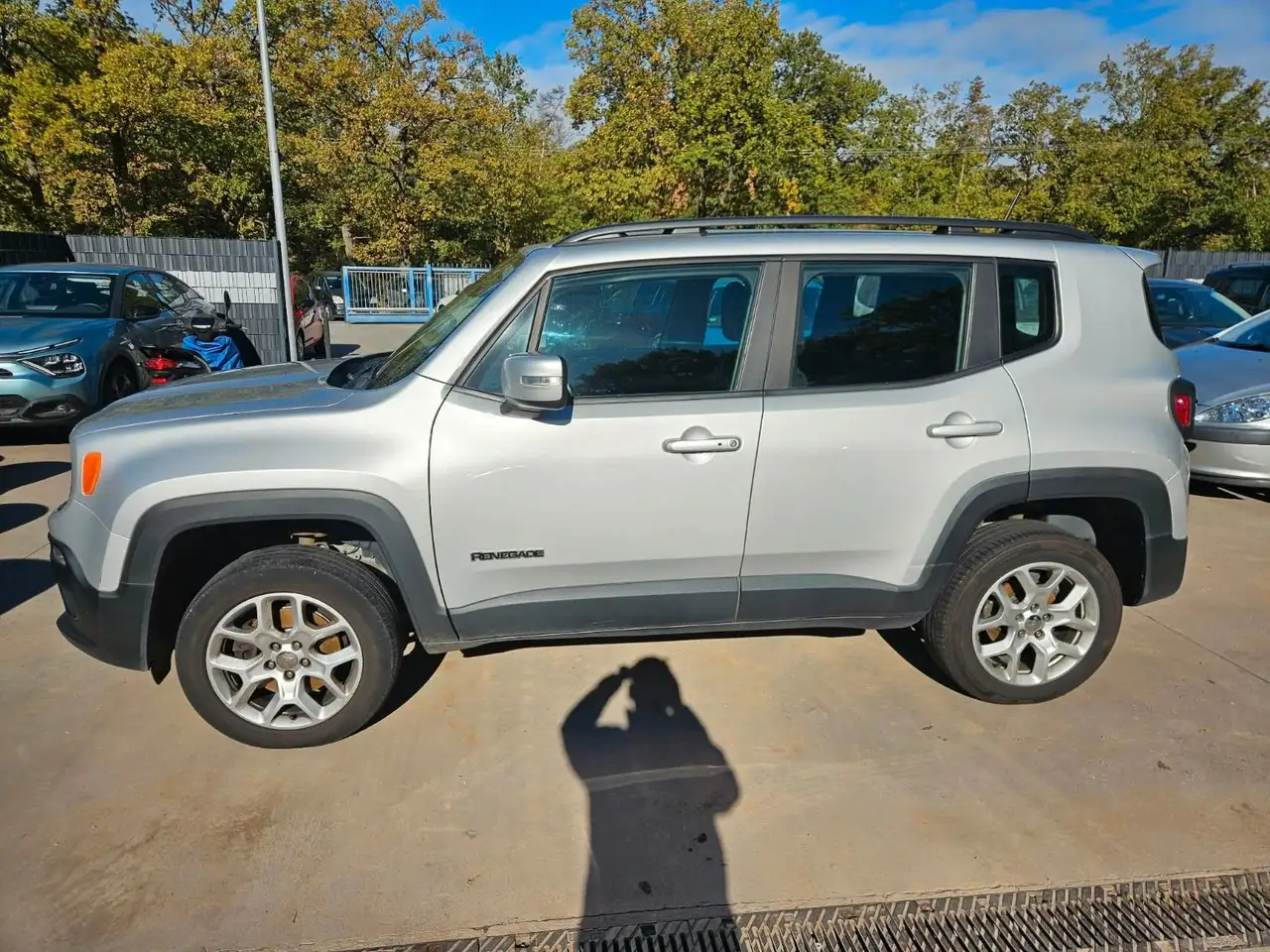 JEEP RENEGADE LONGITUDE 4WD - 140 ch - 120 699KMS - VOLANT EN CUIR