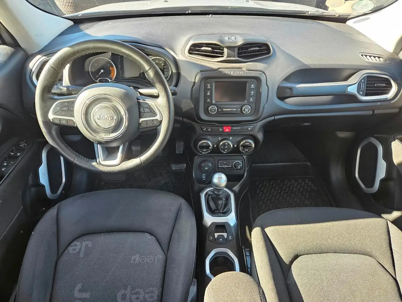 JEEP RENEGADE LONGITUDE 4WD - 140 ch - 120 699KMS - VOLANT EN CUIR