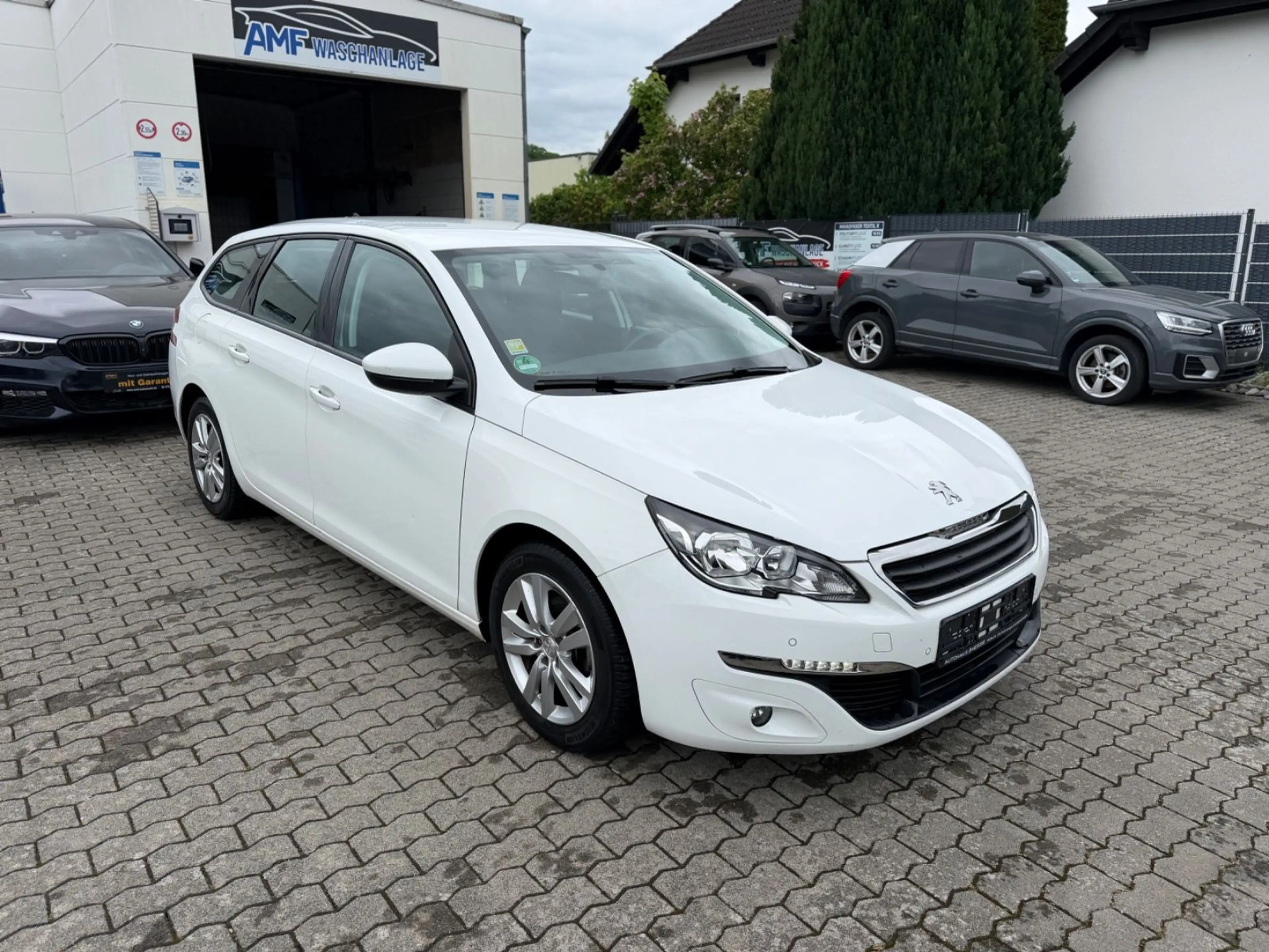 Peugeot 308 SW Active 1.2 e-THP Navi Tempomat Automatik — photo 2
