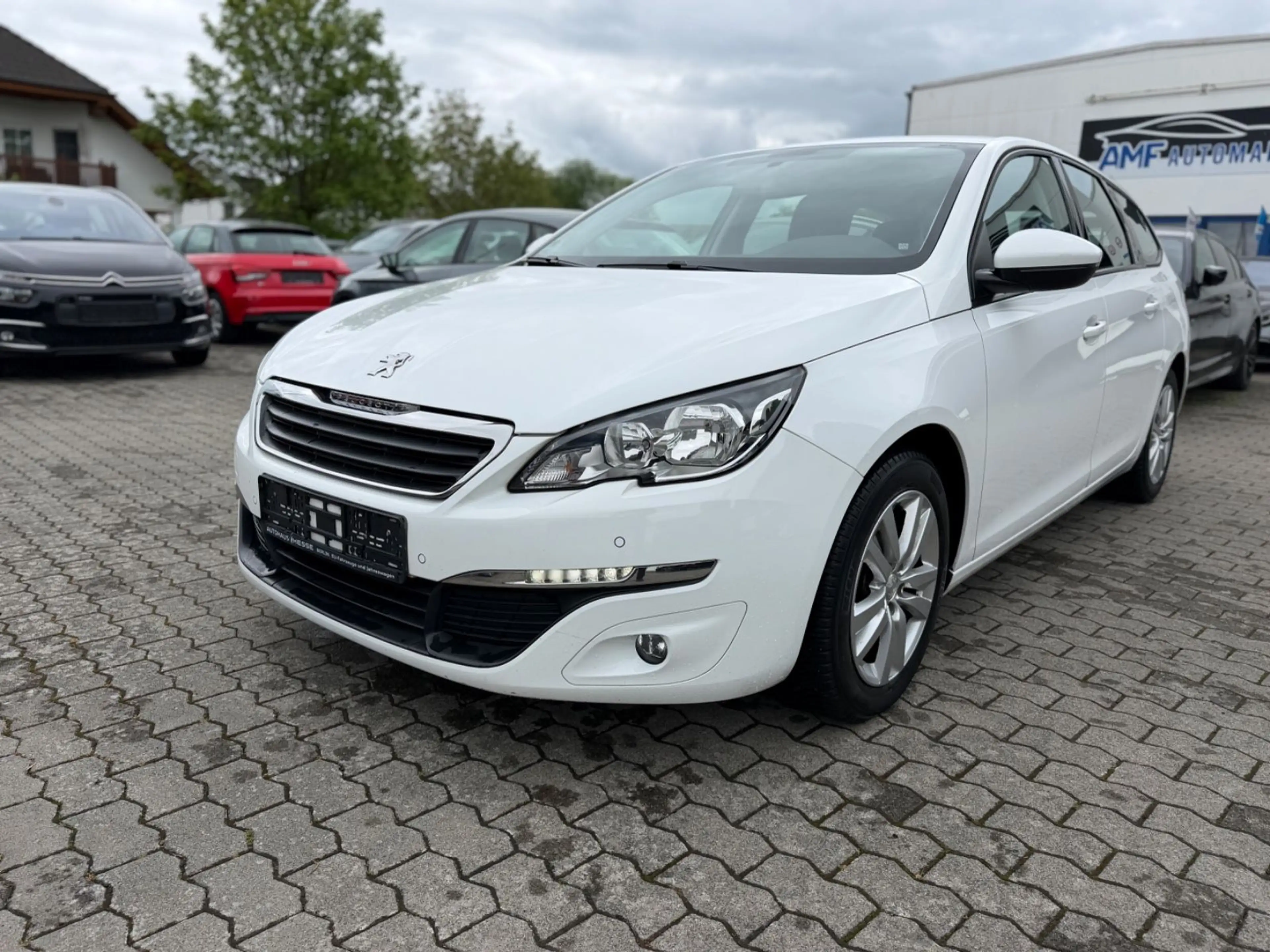 Peugeot 308 SW Active 1.2 e-THP Navi Tempomat Automatik — photo 7
