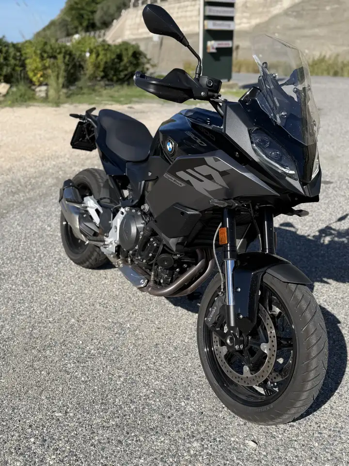 BMW F 900 XR