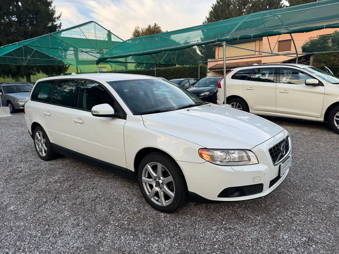 Volvo V70 V70 2010 2.0d Polar Bianco - 1