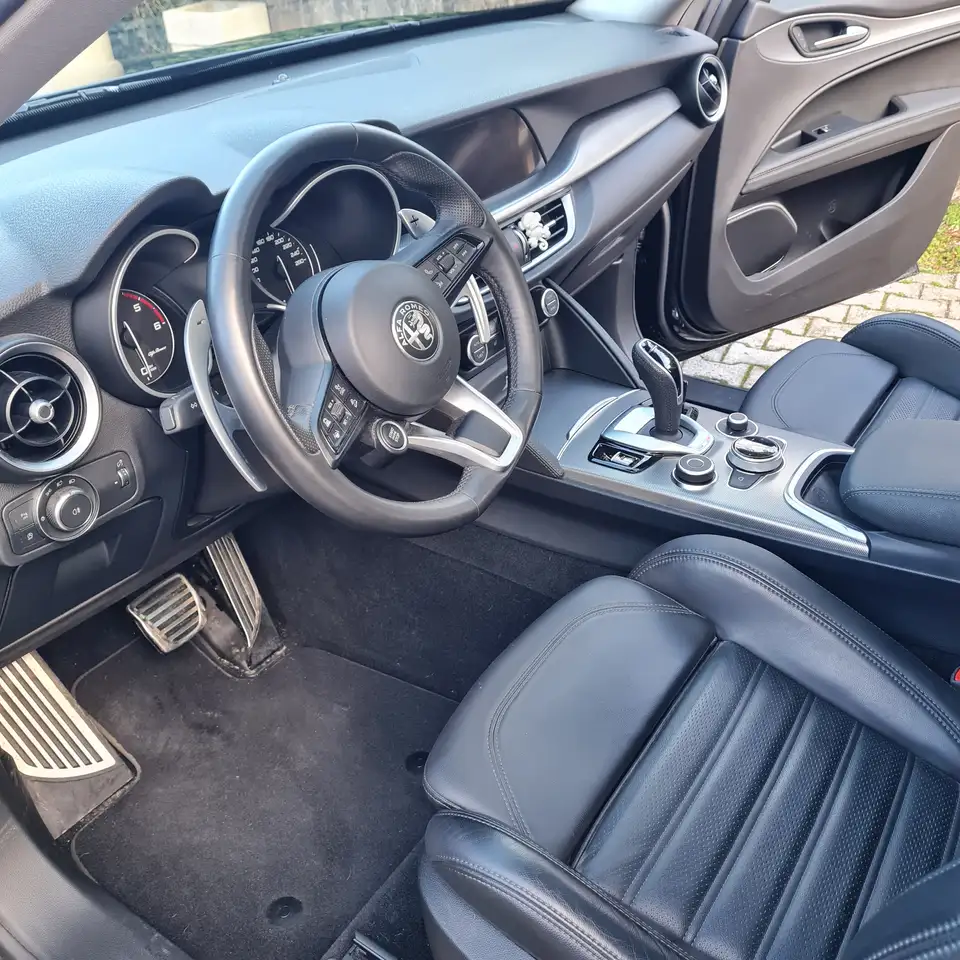 Alfa Romeo Stelvio 2021