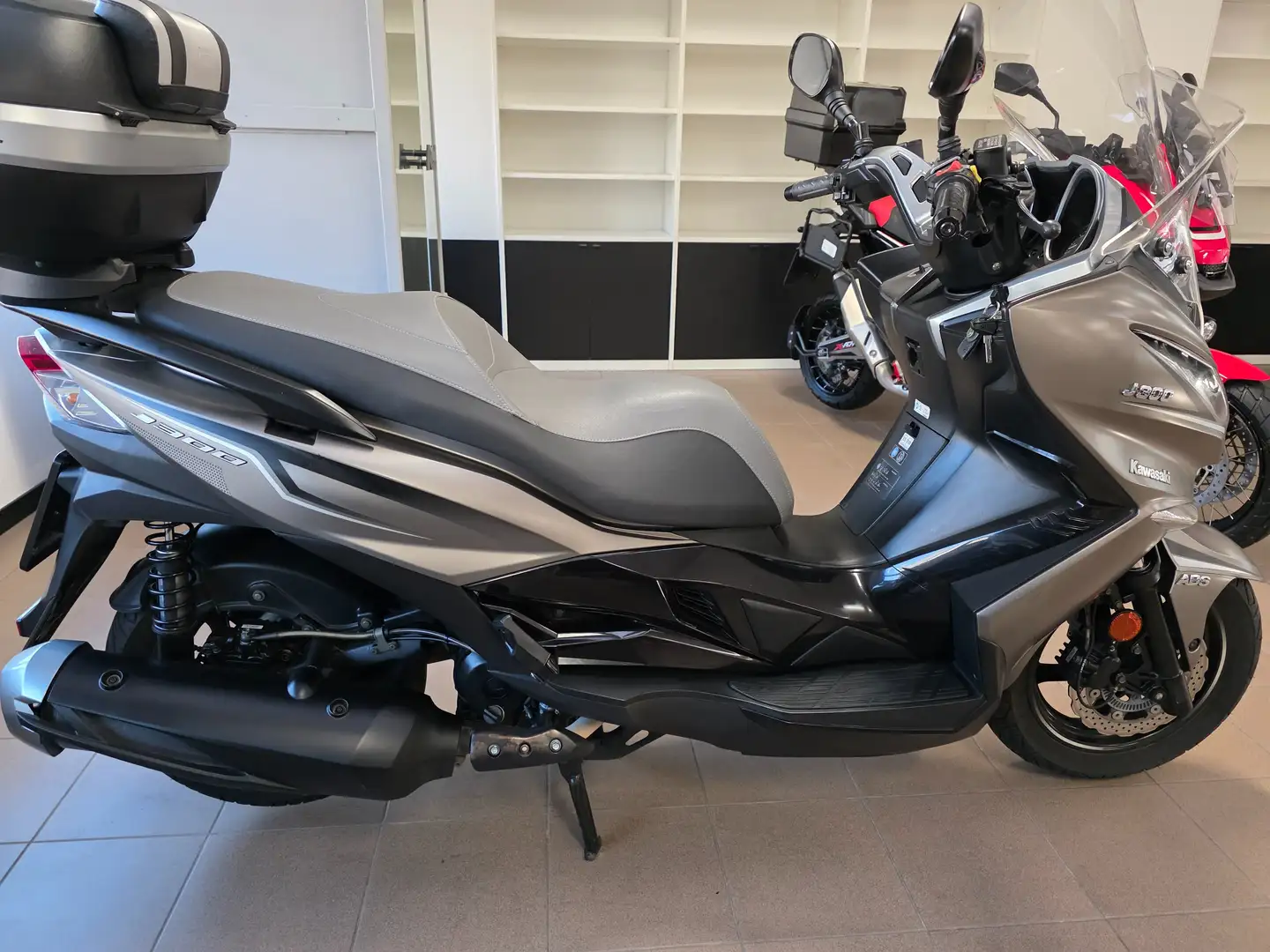 Kawasaki J300 Grigio - 2