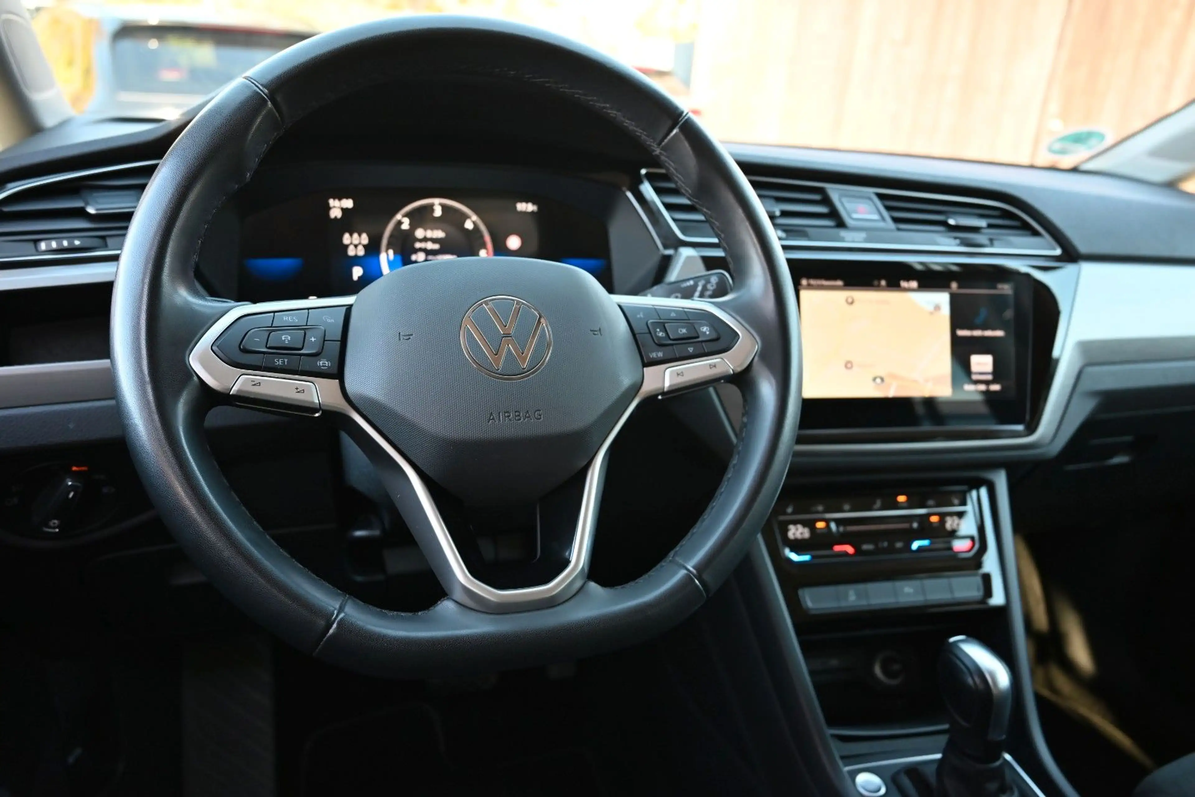 Volkswagen Touran Comfortline/7Sitze/AHK/ACC/Virtual/Kamera — photo 14