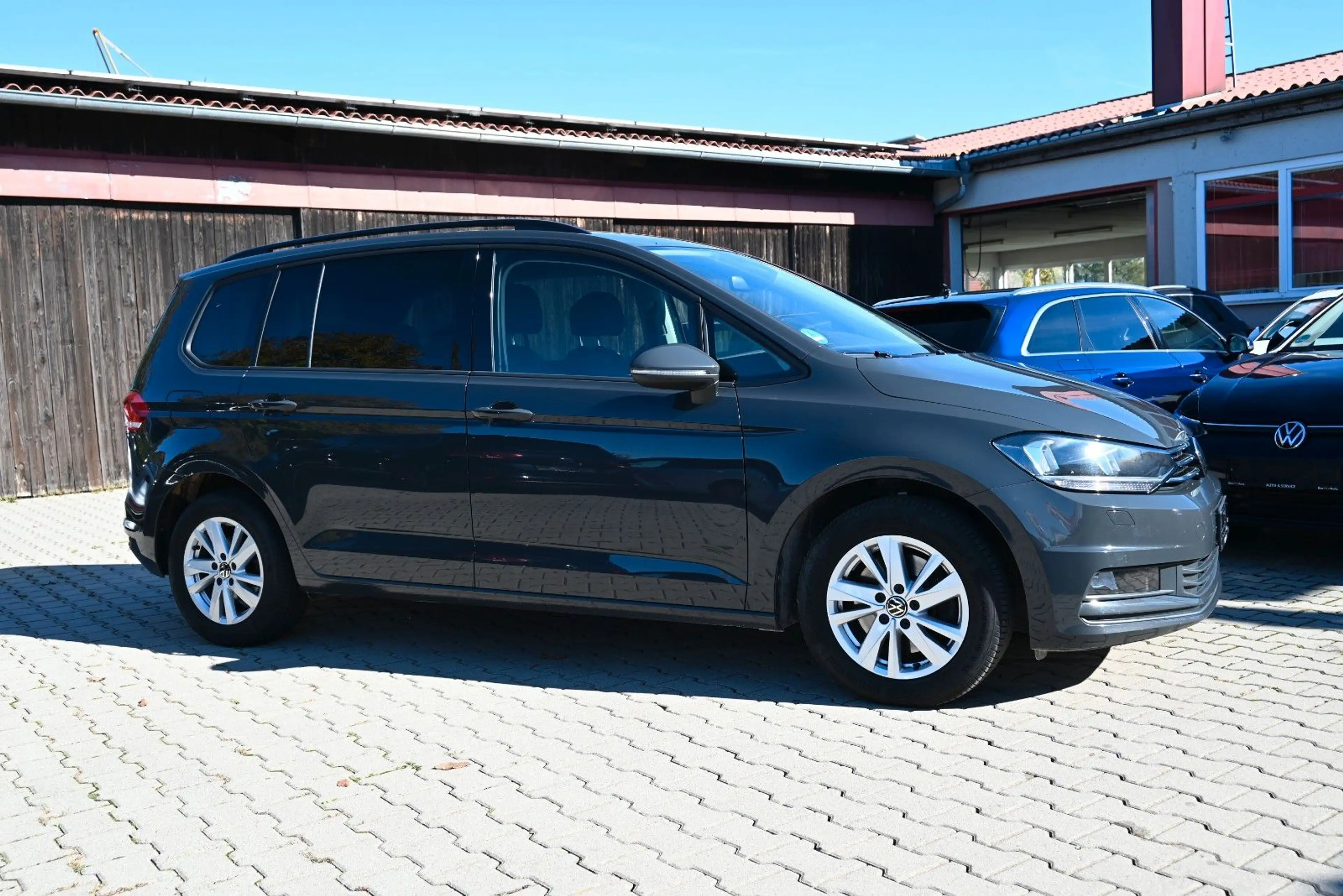 Volkswagen Touran Comfortline/7Sitze/AHK/ACC/Virtual/Kamera — photo 4