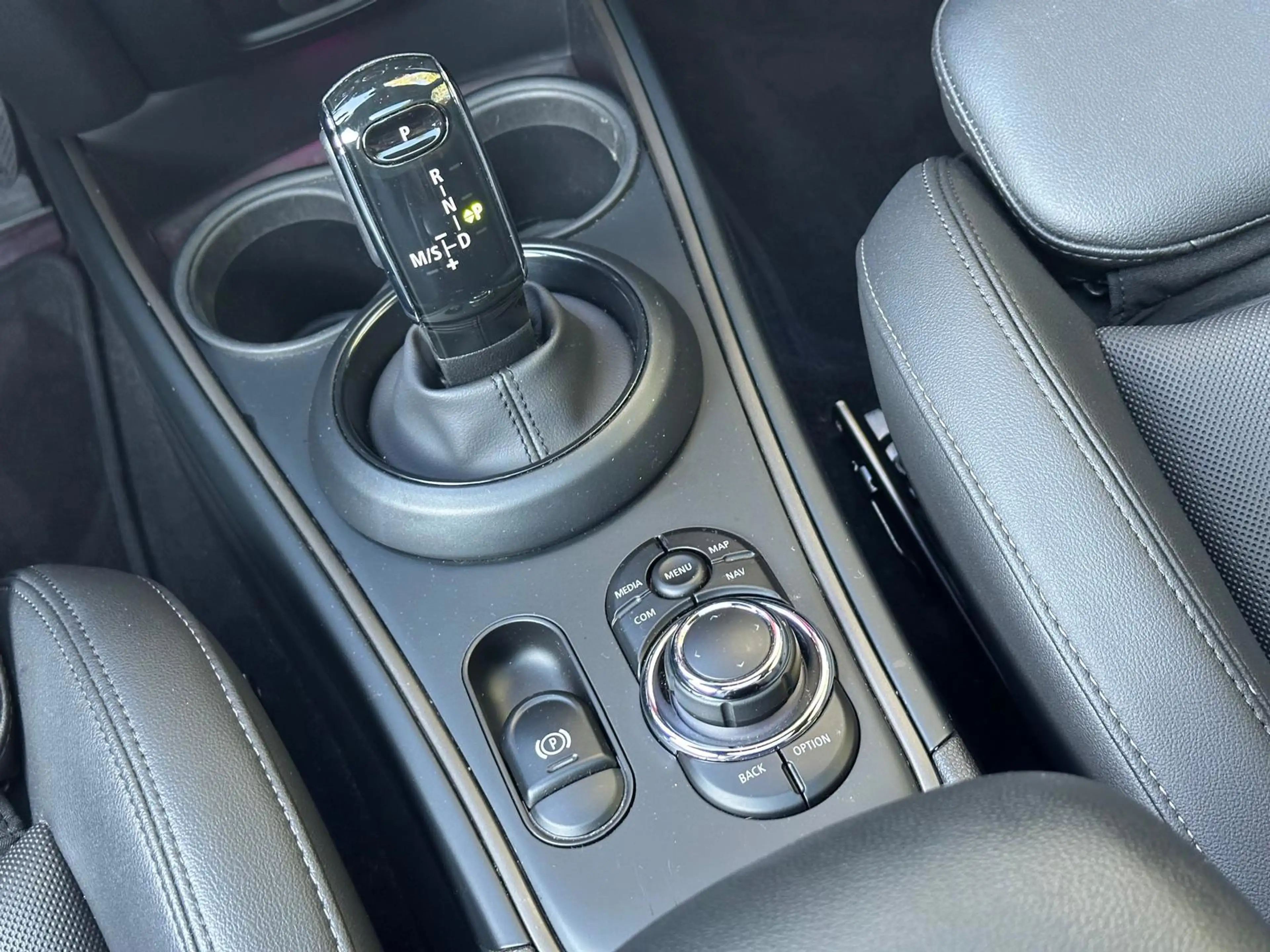 MINI Cooper Countryman 1.5 Black-Pack |Pano |Camera |Leder |Carplay |Sfee — photo 15