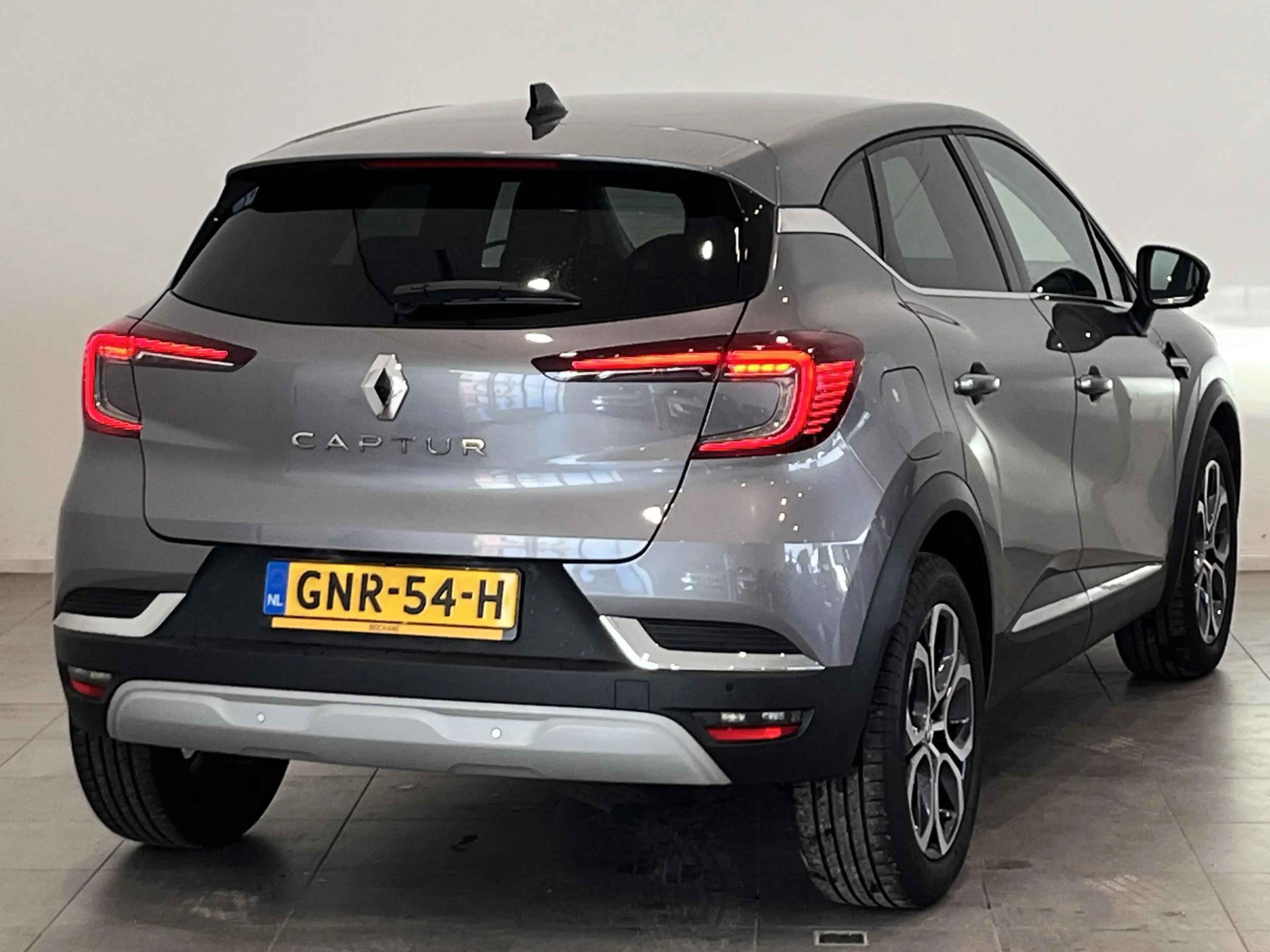 Renault Captur 1.3 TCe 140 Techno | Automaat | Stoel- & Stuurverw — photo 2