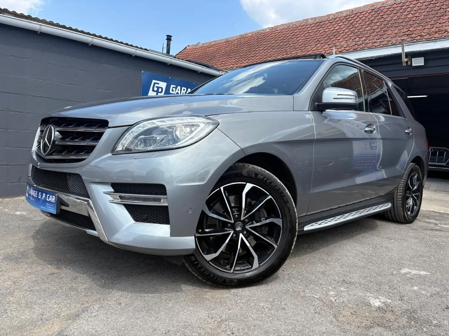 Mercedes-Benz ML 250 BlueTEC 4Matic AMG Line | | UTILITAIRE Gris - 1