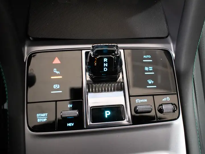 BYD Seal U 2025, foto 19