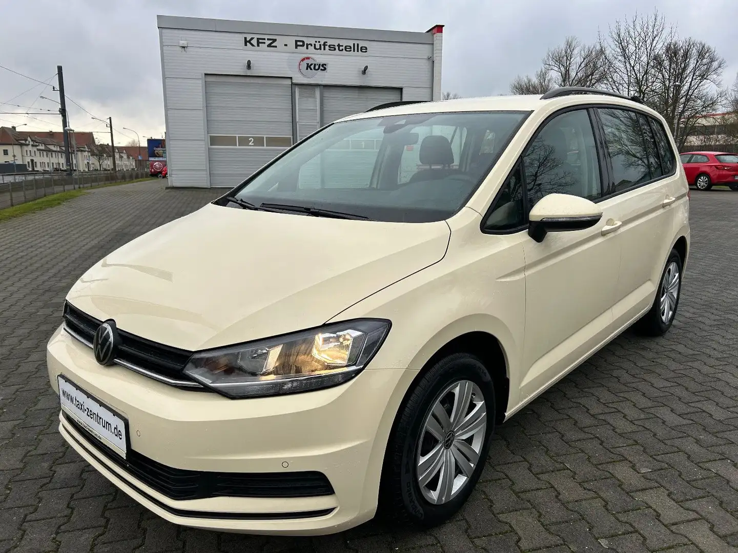 Volkswagen Touran Taxi 7-Sitze PDC NEU LEDER DSG Automatik Beige - 1