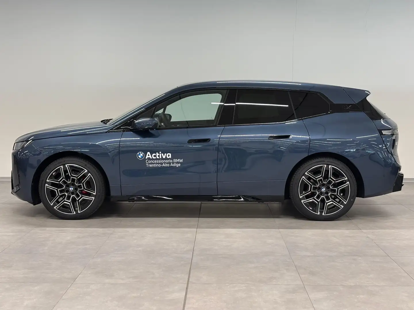 BMW iX xDrive 45 MSport Pro Blu/Azzurro - 2