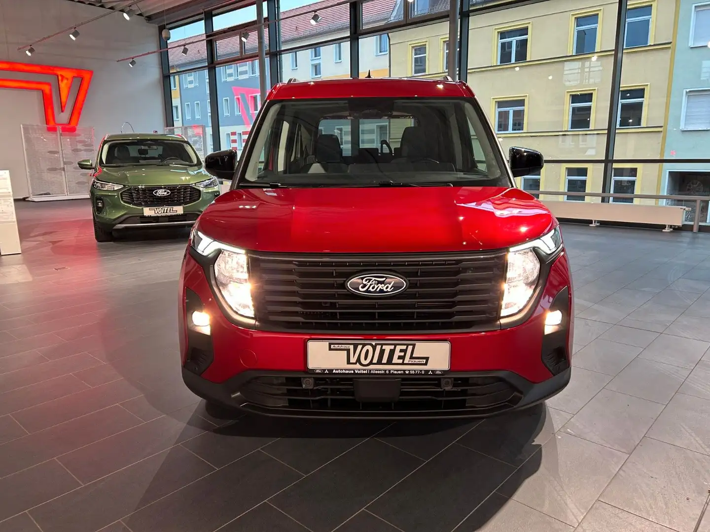 Ford Tourneo Courier Titanium Automatik AHK Rot - 2