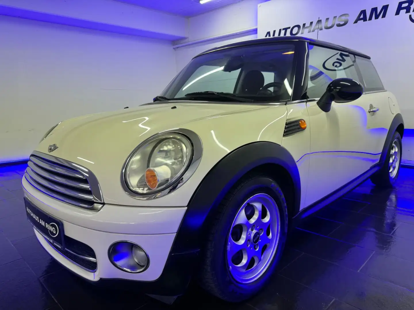 MINI Cooper D COOPER D 1.6 Aut. TEMPO ALU KLIMA SZHG Weiß - 2